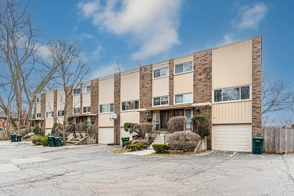 $520,000 | 432 Skokie Boulevard, Wilmette, IL 60091