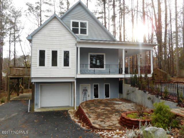 202 Huntcliff Road New Bern, NC 28560 - Photo 1 of 19 202 Huntcliff FRONT 2