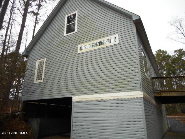 202 Huntcliff Road New Bern, NC 28560 - Photo 19 of 19 202 Huntcliff REAR