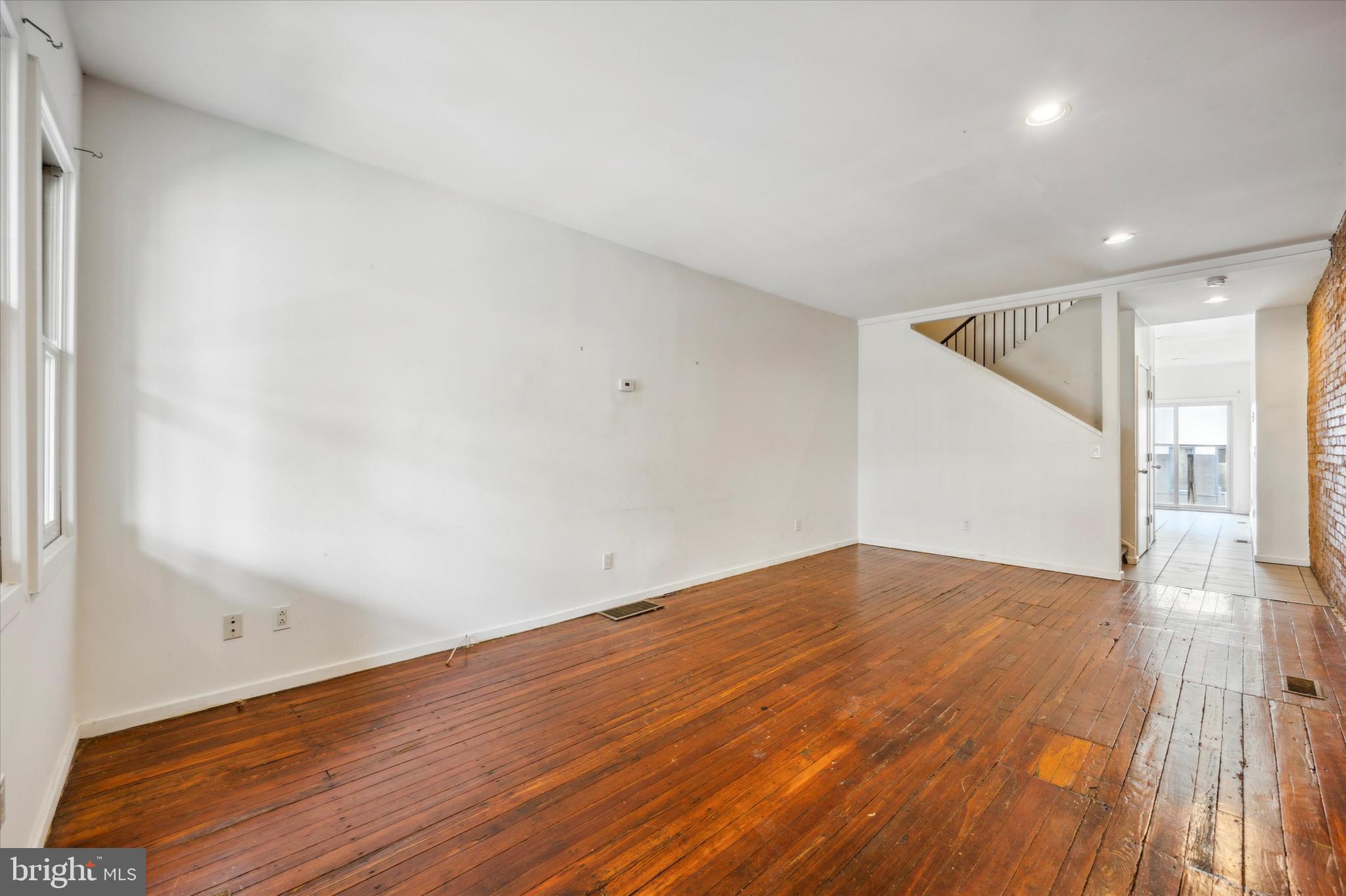 4428 Fleming Street Philadelphia, PA 19128 - Photo 4 of 26 Living/Dining