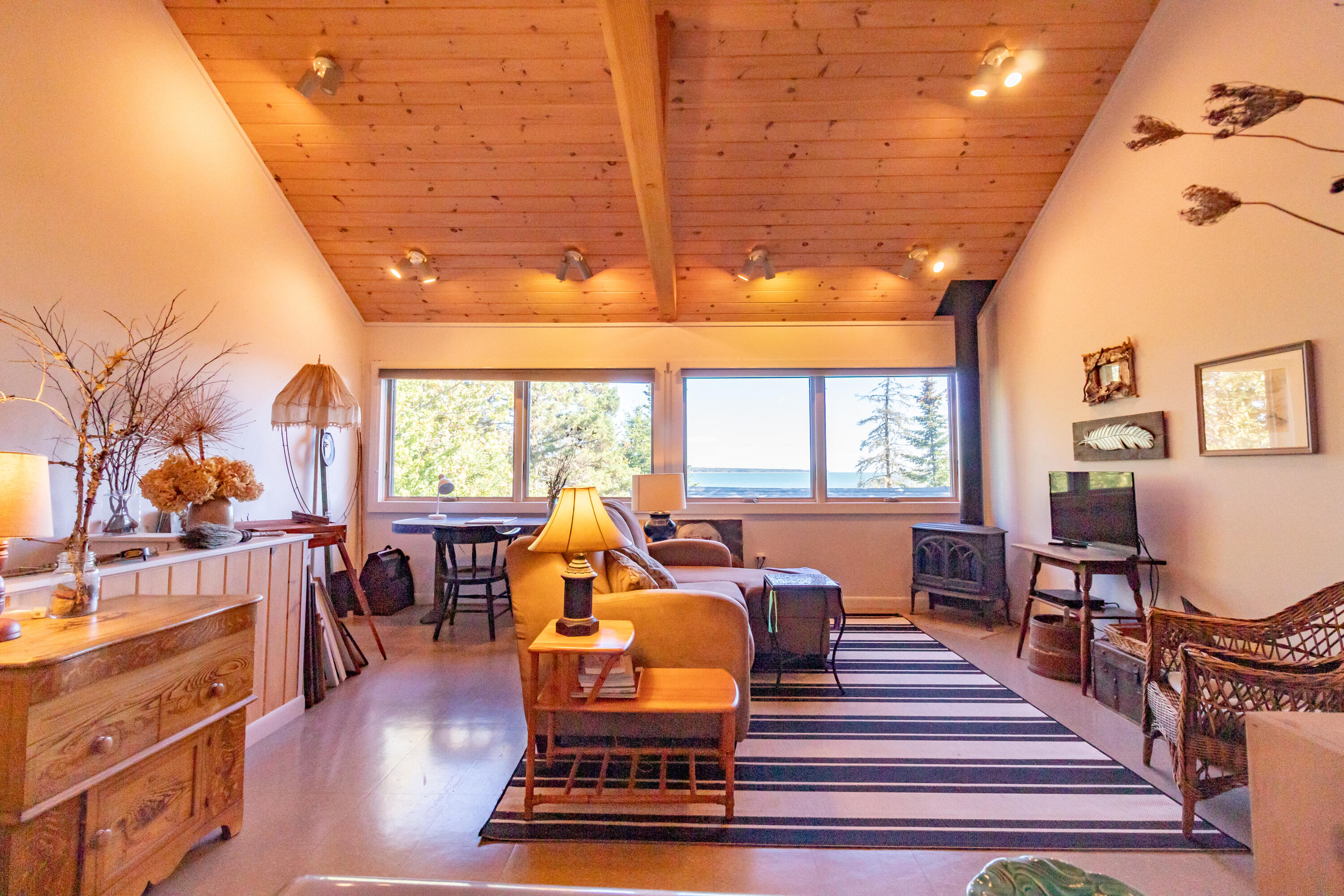 614-618 Gouldsboro Point Road Gouldsboro, ME 04607 - Photo 80 of 110 Garage Apartment Living Room