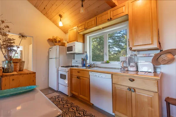 $1,250,000 | 614-618 Gouldsboro Point Road, Gouldsboro, ME 04607