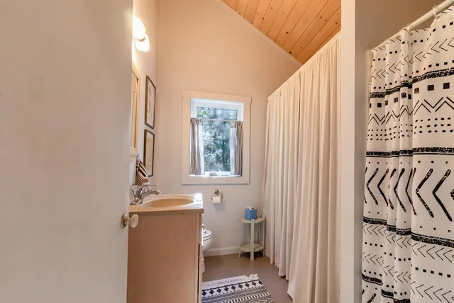 $1,250,000 | 614-618 Gouldsboro Point Road, Gouldsboro, ME 04607