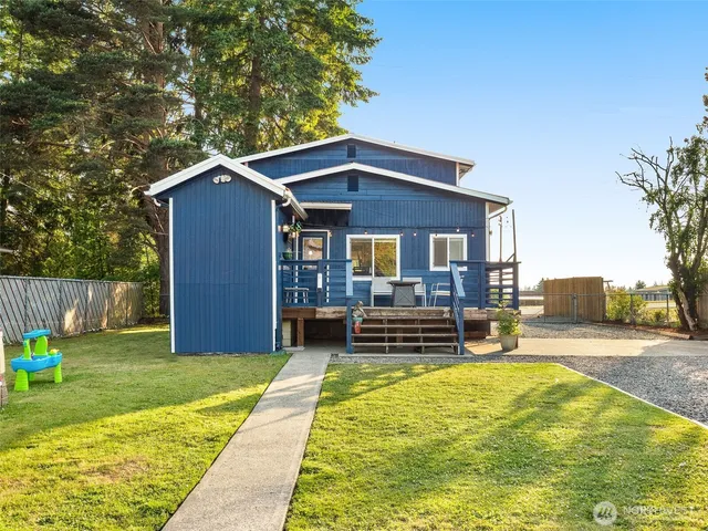 a house view with a outdoor space