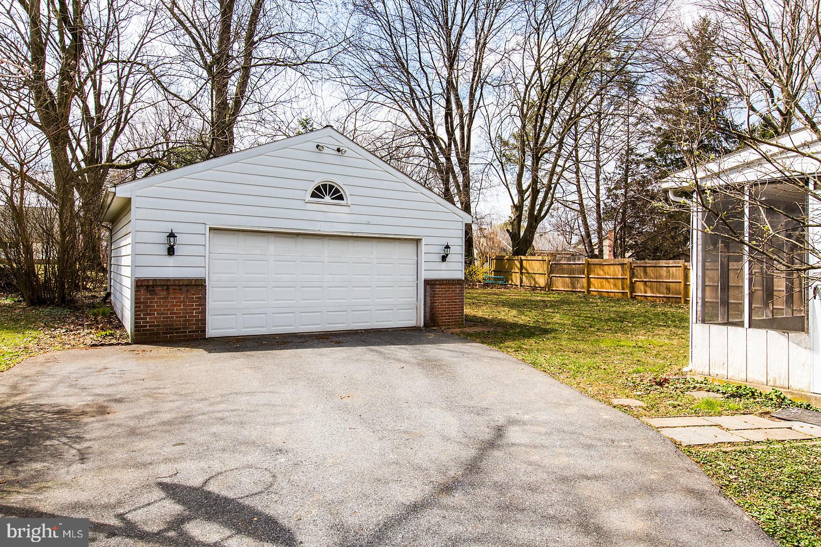 1732 Sammar Road Lancaster, PA 17601 - Photo 2 of 45