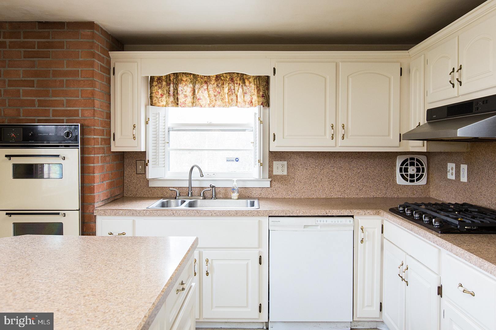 1732 Sammar Road Lancaster, PA 17601 - Photo 9 of 45