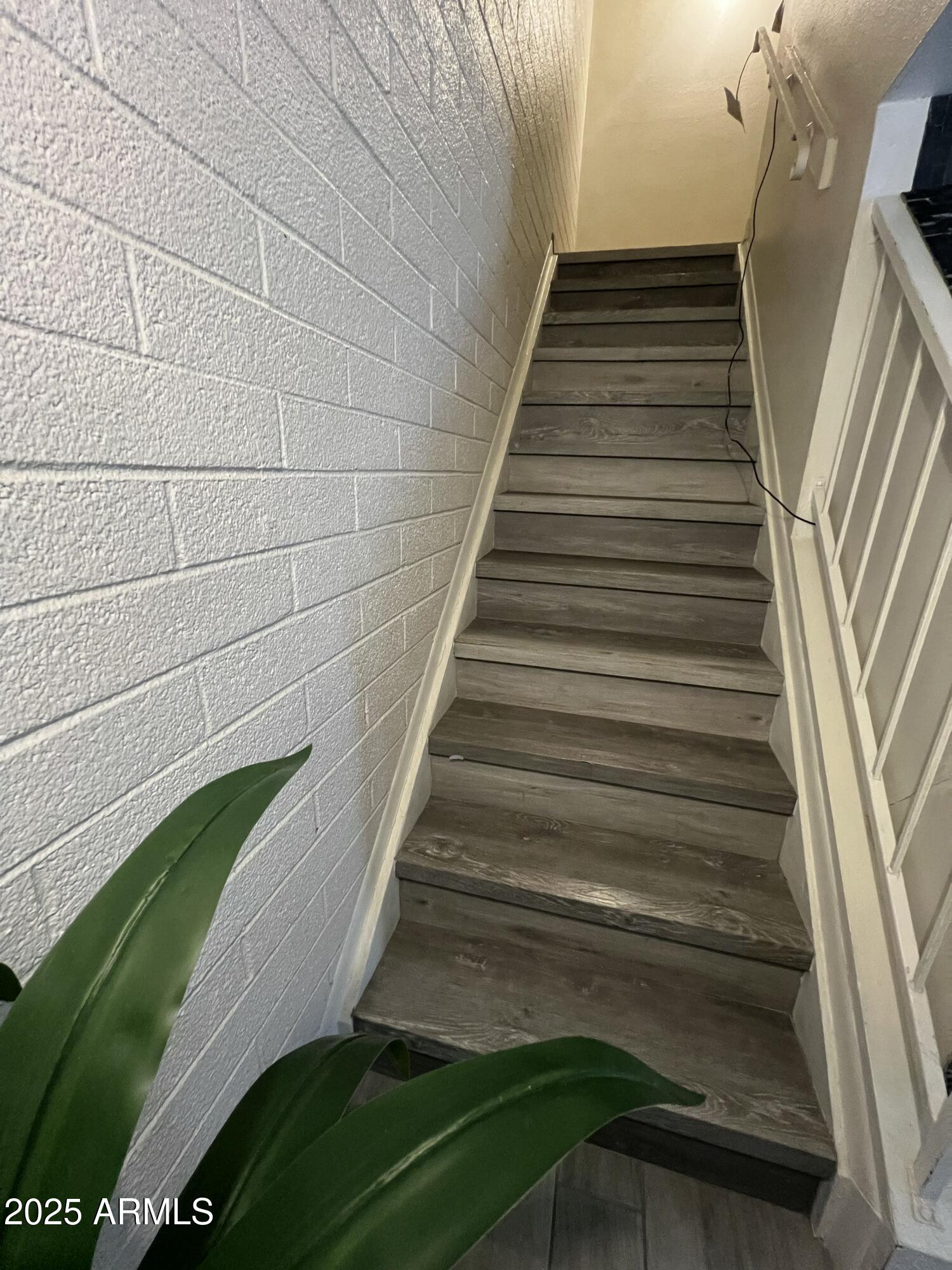 5212 North 42nd Lane Phoenix, AZ 85019 - Photo 13 of 16 a view of entryway