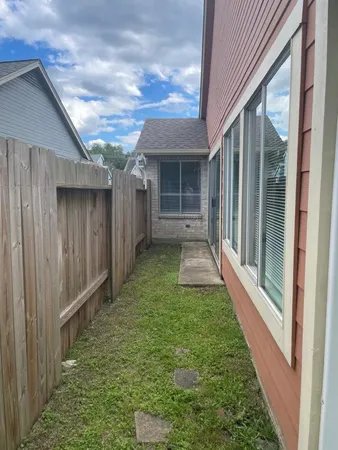 $249,000 | 12810 Ashford Knoll Drive, Houston, TX 77082