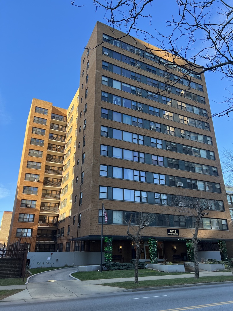 6118 North Sheridan Road, Unit 607 Chicago, IL 60660 - Photo 2 of 13 Gallery Image 2