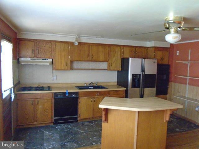 1102 Middleborough Road Baltimore, MD 21221 - Photo 5 of 19 Kitchen