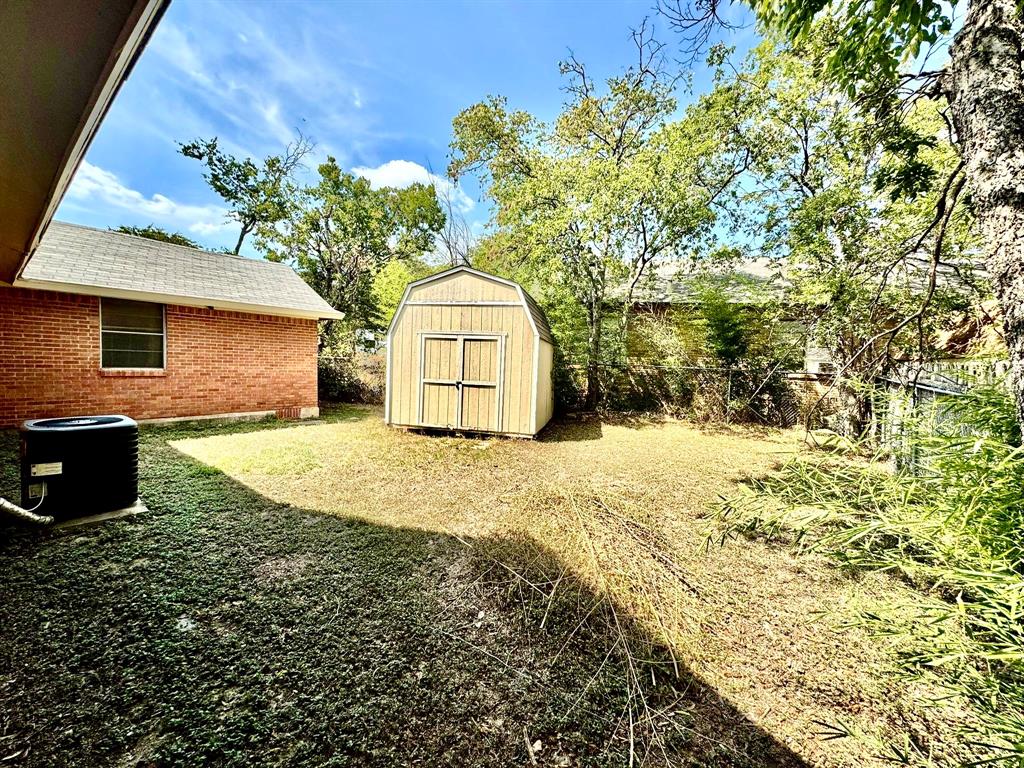 5216 Terrace Trail Sansom Park, TX 76114 - Photo 30 of 34 a view of a backyard
