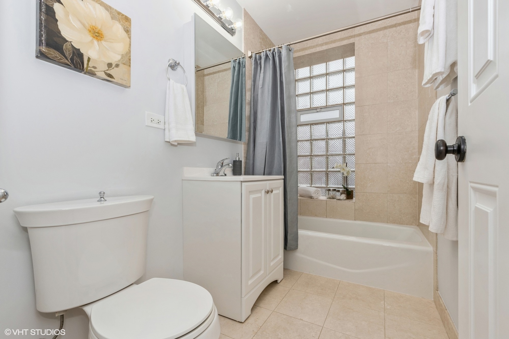 4144 North Sheridan Road, Unit 310 Chicago, IL 60613 - Photo 12 of 21 Gallery Image 12