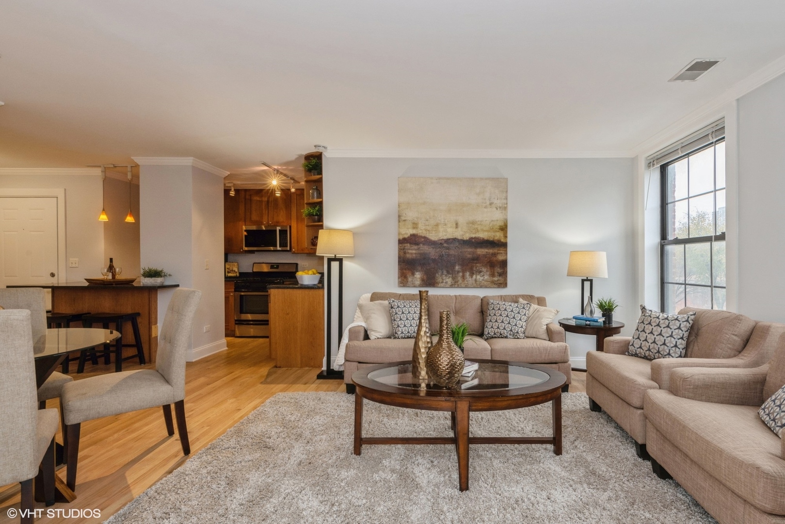 4144 North Sheridan Road, Unit 310 Chicago, IL 60613 - Photo 4 of 21 Gallery Image 4
