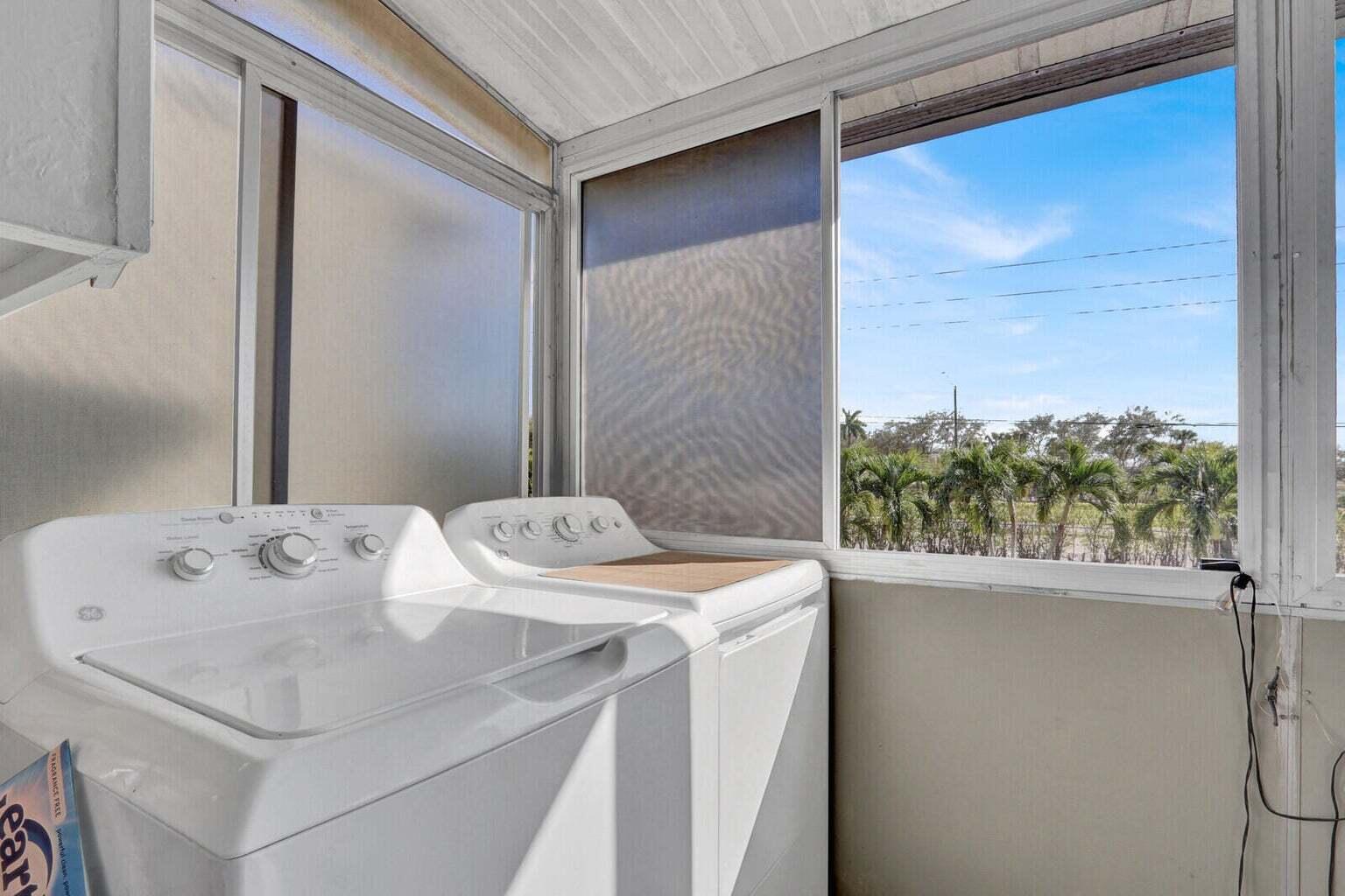 279 Flanders F Delray Beach, FL 33484 - Photo 17 of 18 Laundry