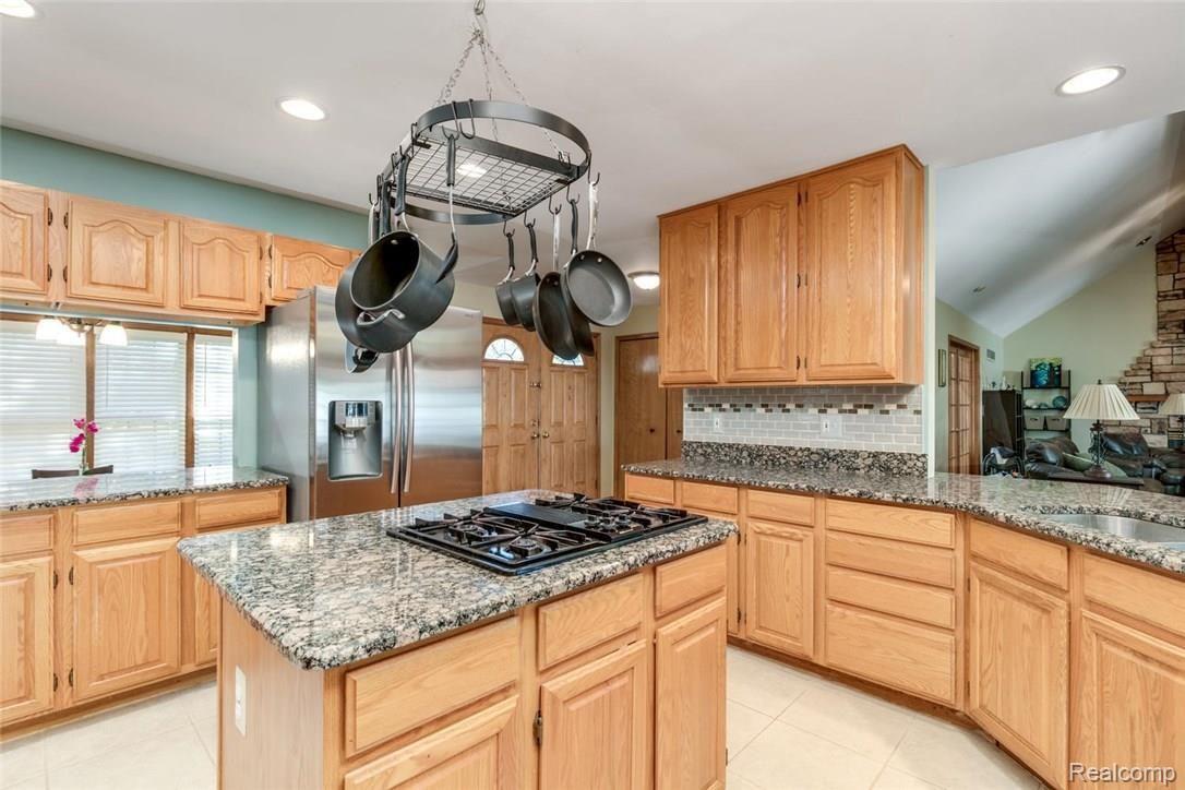 817 Wilwood Road Rochester, MI 48309 - Photo 9 of 44 817 Wilwood Rd Rochester Hills-large-013-26-817 Wilwood Road00013-1500x1000-72dpi.jpg