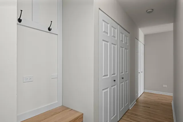 $275,000 | 2411 North Kennicott Drive, Unit 2B, Arlington Heights, IL 60004