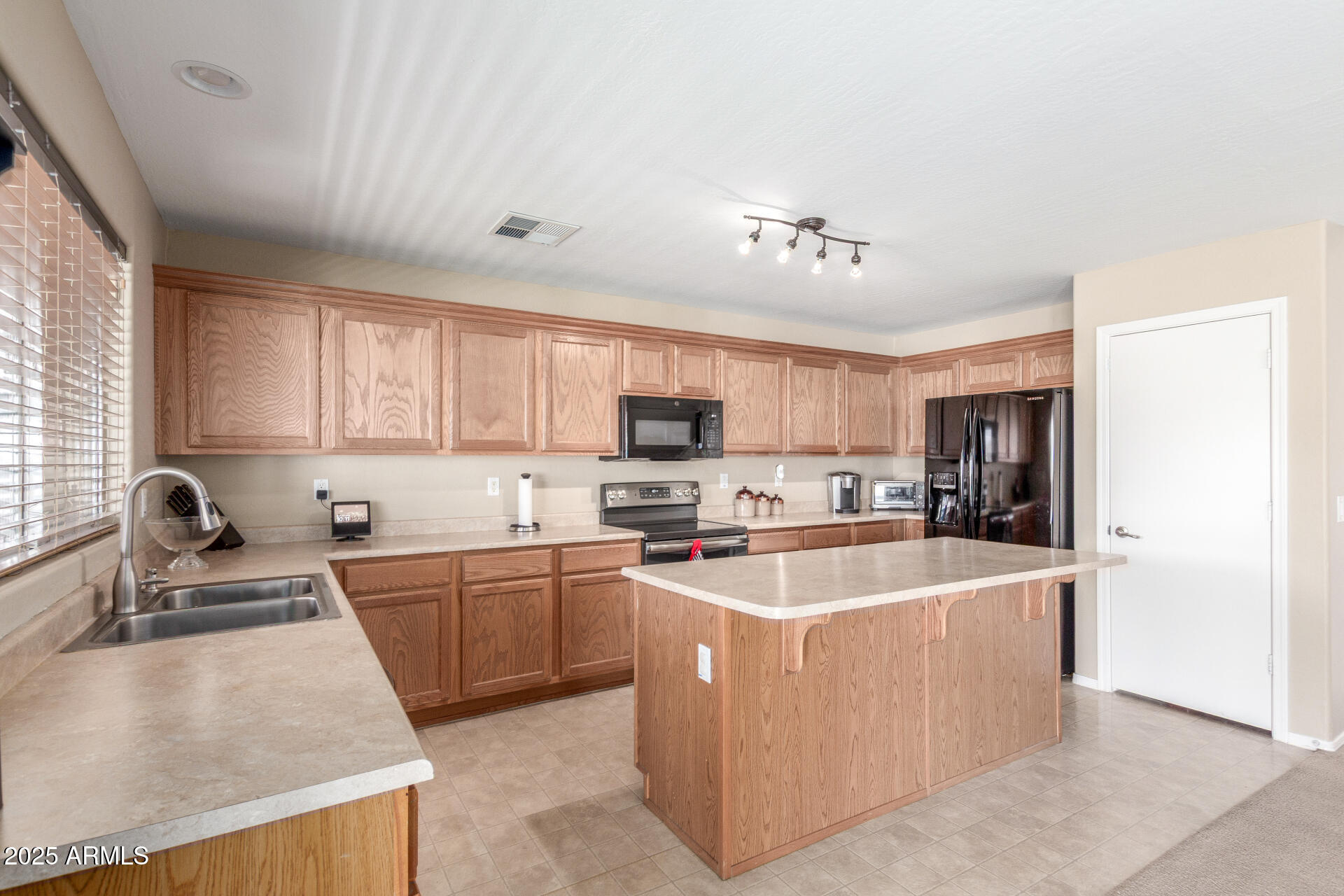 19933 North Emmerson Drive Maricopa, AZ 85138 - Photo 14 of 34 17 Emmerson