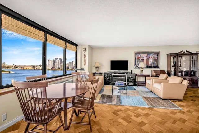 $1,395,000 | 415 East 37th Street, Unit 21J | Murray Hill