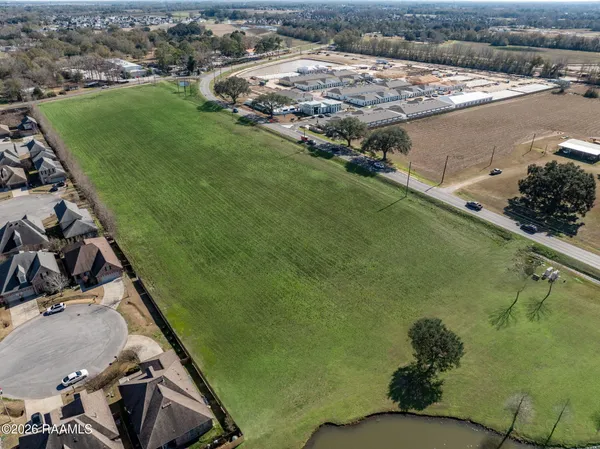 $5,077,563 | 1200-blk East Broussard Road, Lafayette, LA 70508