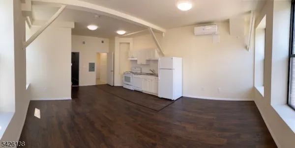 $1,700 | 192 Market Street, Unit 7A, Newark, NJ 07102