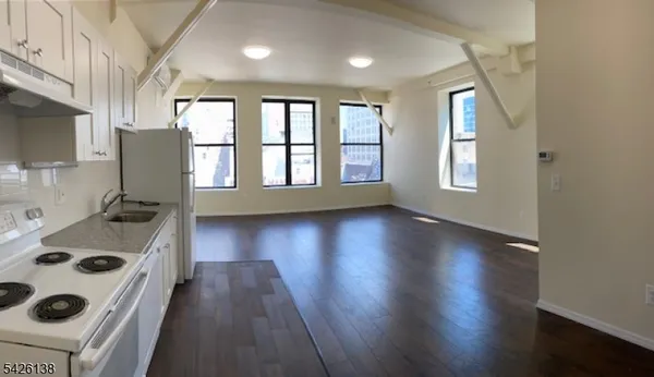 $1,700 | 192 Market Street, Unit 7A, Newark, NJ 07102