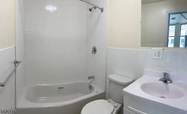 $1,700 | 192 Market Street, Unit 7A, Newark, NJ 07102
