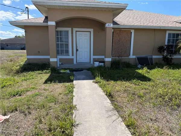 $1,300 | 2633 Sunniland Boulevard, Lehigh Acres, FL 33971