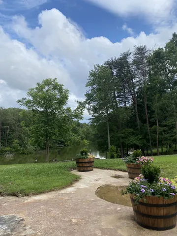 $849,500 | 374 Eagle Lake Road, Coalmont, TN 37313