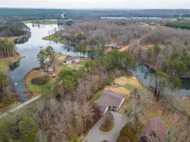 $849,500 | 374 Eagle Lake Road, Coalmont, TN 37313