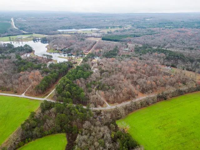 $849,500 | 374 Eagle Lake Road, Coalmont, TN 37313