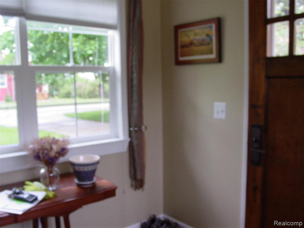 3844 Orchardview Avenue Rochester Hills, MI 48307 - Photo 2 of 17