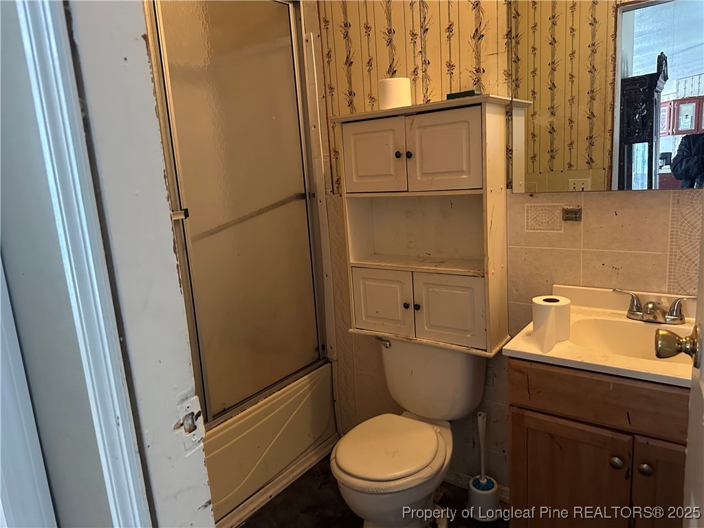 2216 Elrod Road Maxton, NC 28364 - Photo 8 of 10 Gallery Image 8