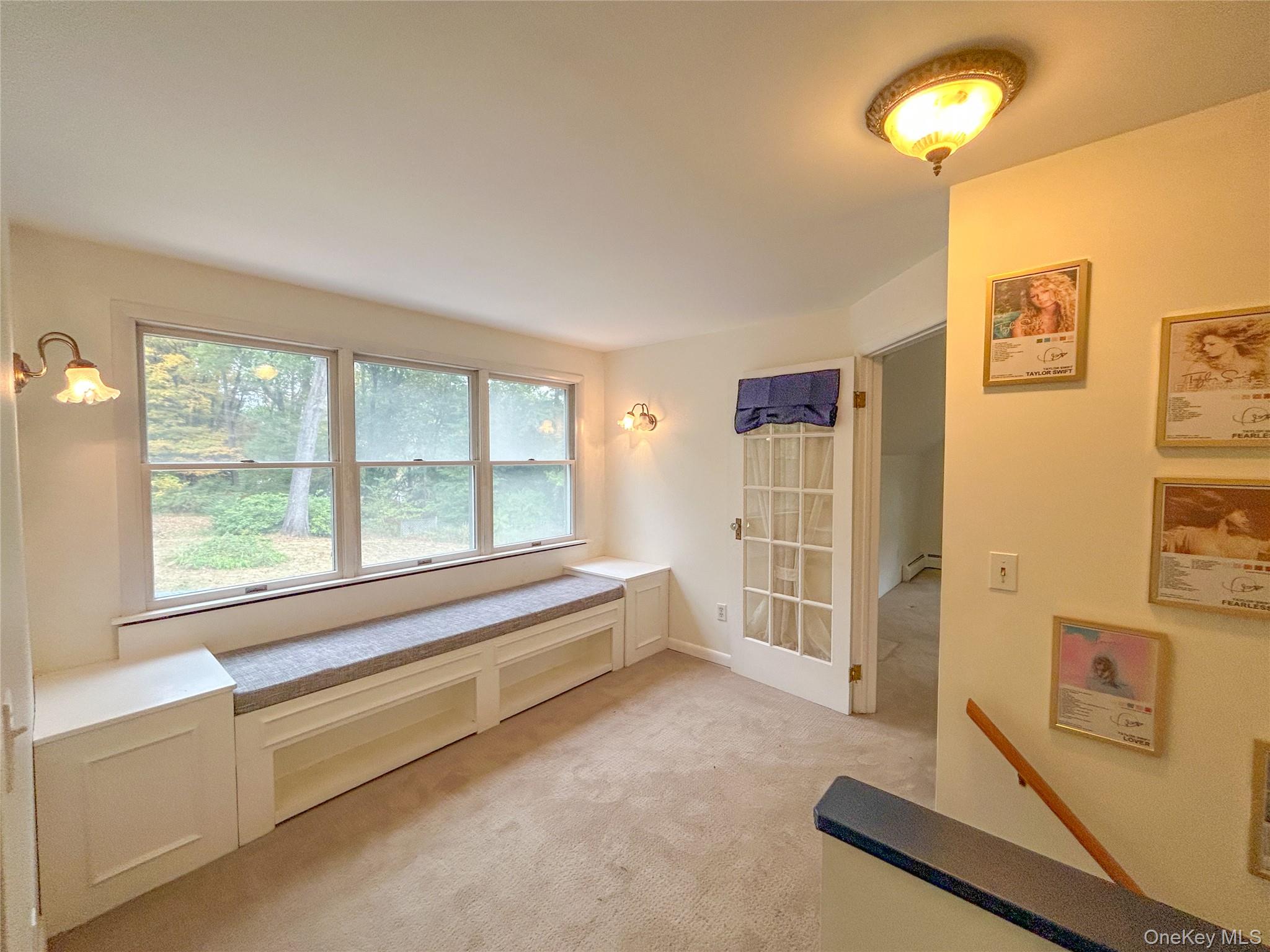 193 Bower Road Poughkeepsie, NY 12603 - Photo 15 of 16 Sitting area