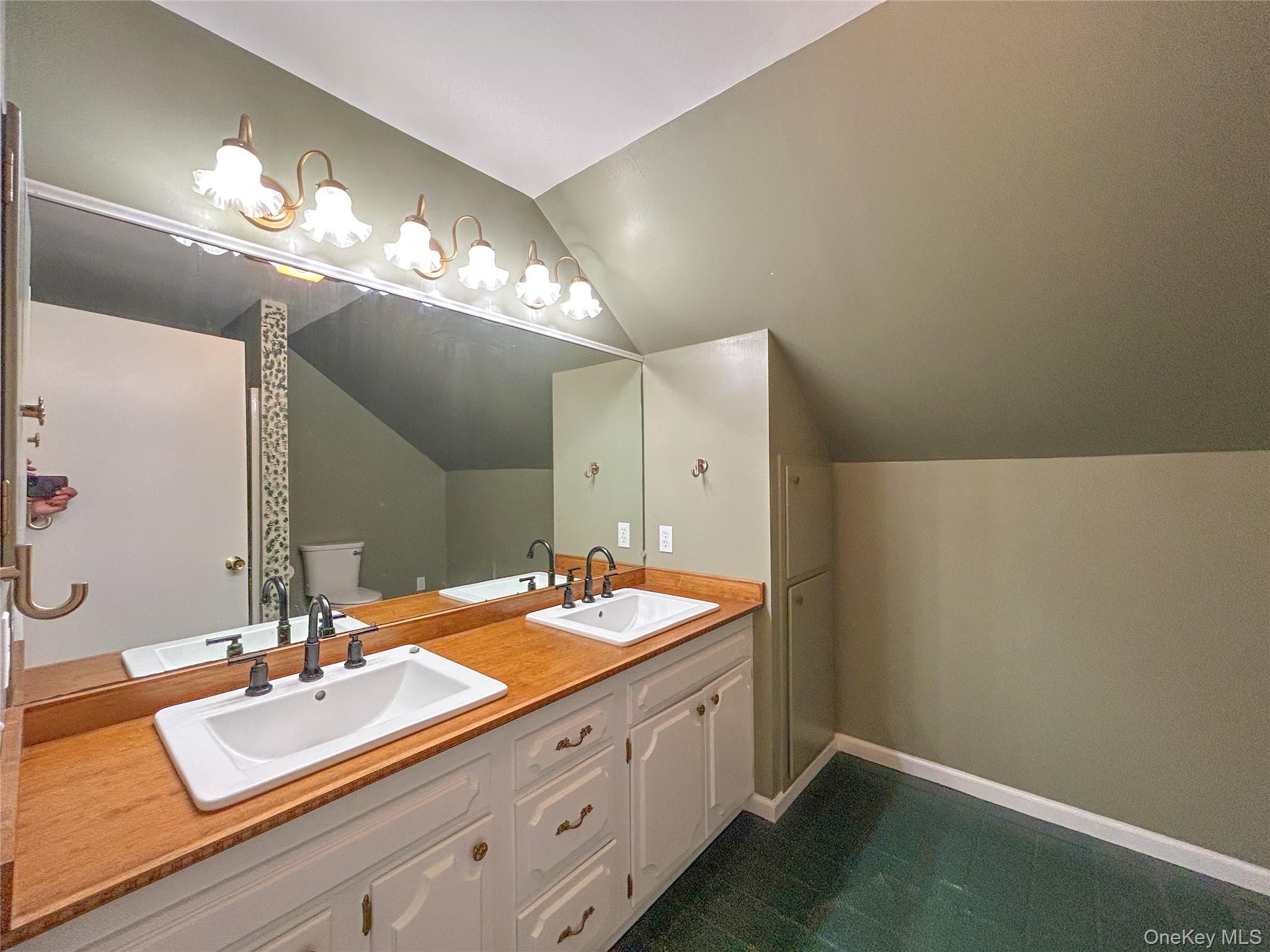 193 Bower Road Poughkeepsie, NY 12603 - Photo 10 of 16