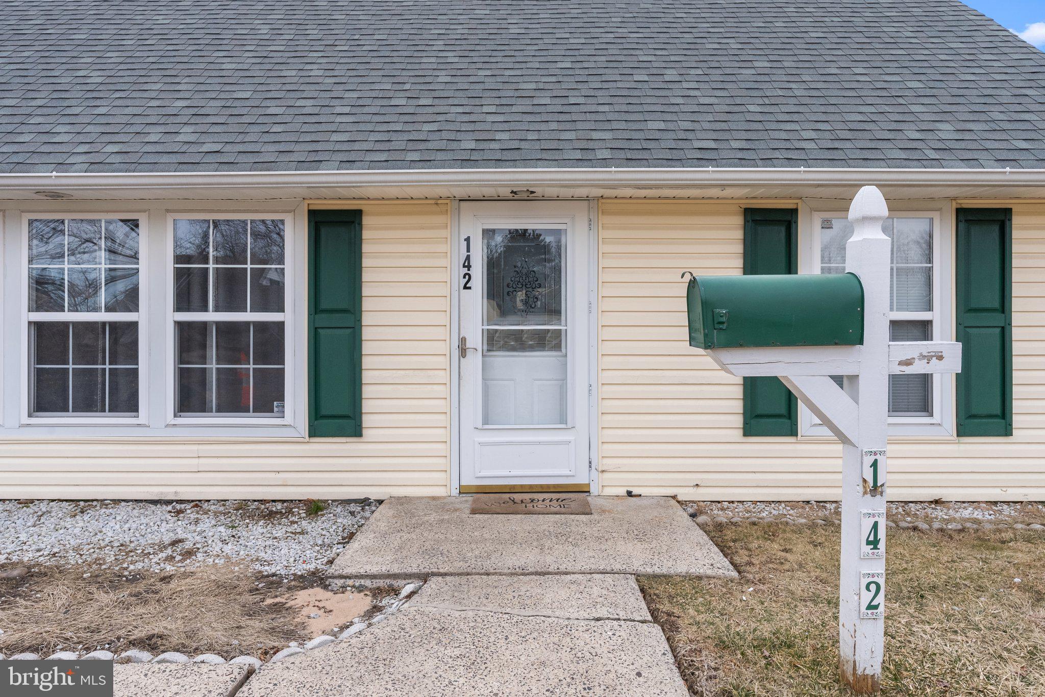 142 Harmony Road Levittown, PA 19056 - Photo 2 of 22 Gallery Image 2