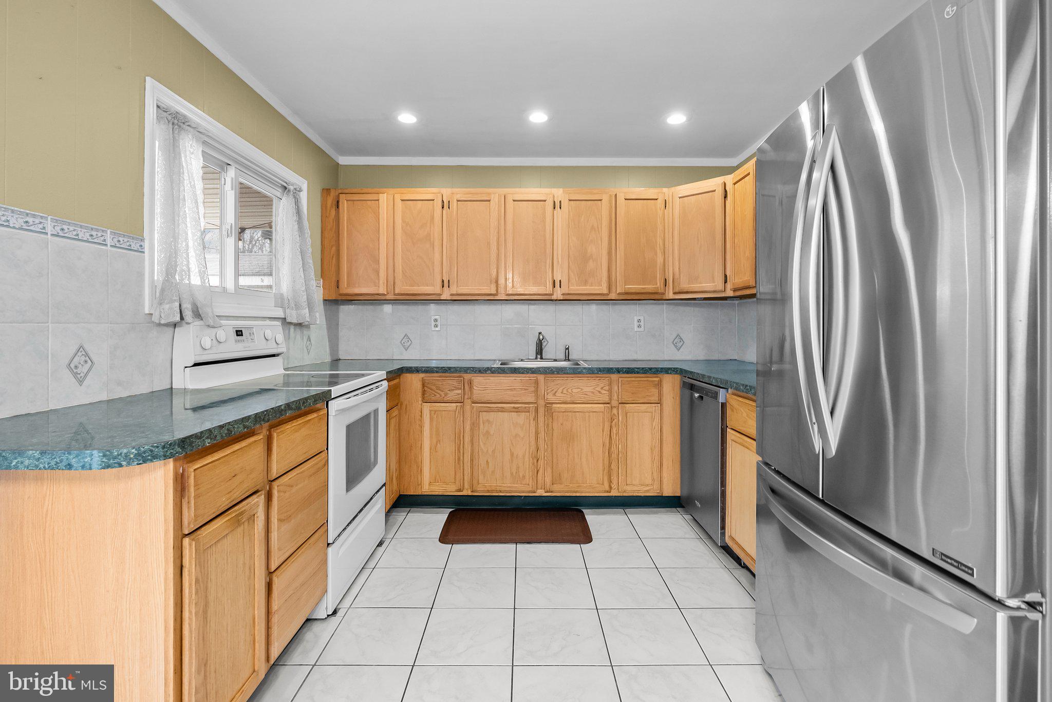 142 Harmony Road Levittown, PA 19056 - Photo 7 of 22 Gallery Image 7