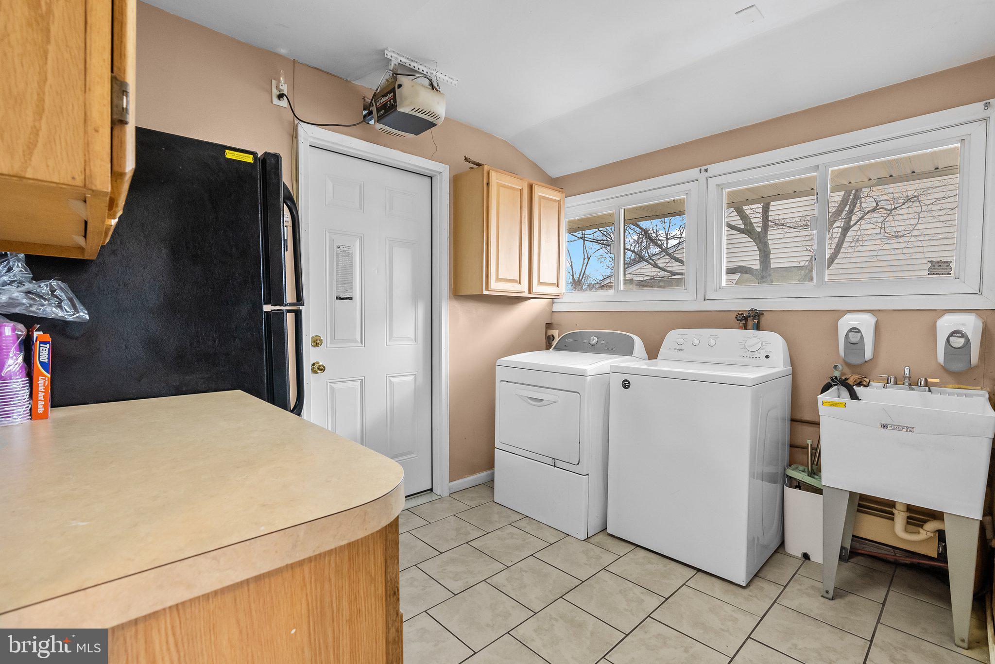 142 Harmony Road Levittown, PA 19056 - Photo 10 of 22 Gallery Image 10