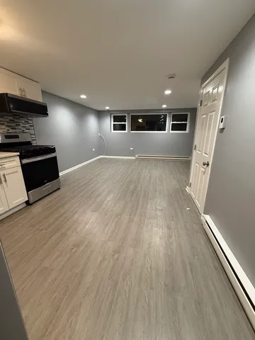 $1,850 | 323 22nd Avenue, Unit G, Bellwood, IL 60104