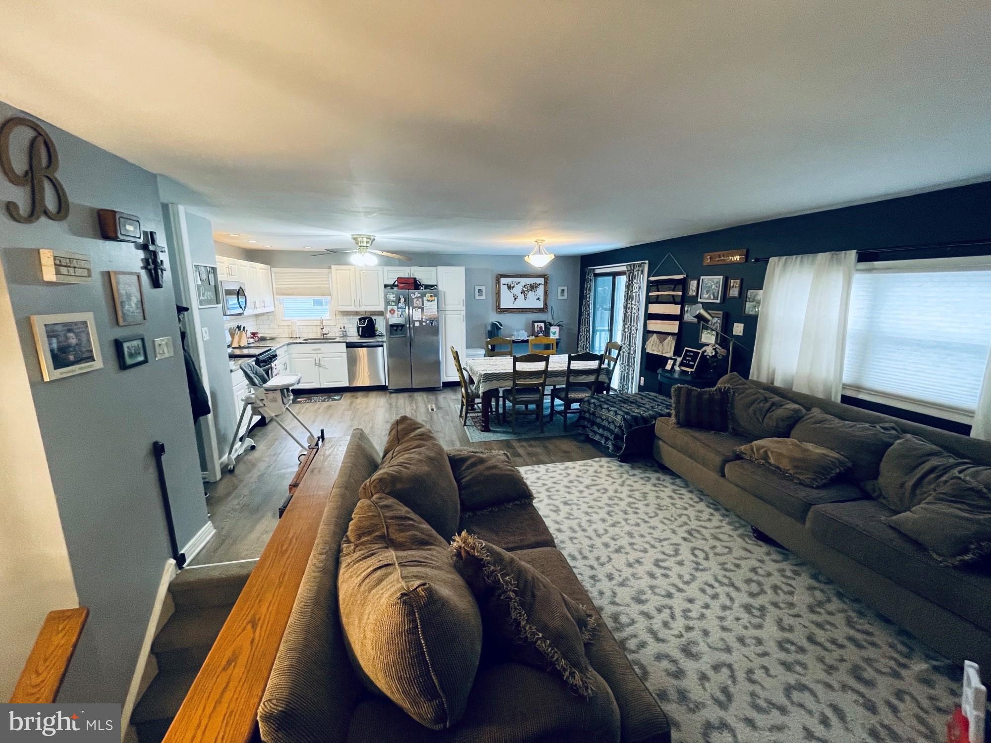 335 Meadowcroft Road West Deptford, NJ 08096 - Photo 7 of 23 Living room area