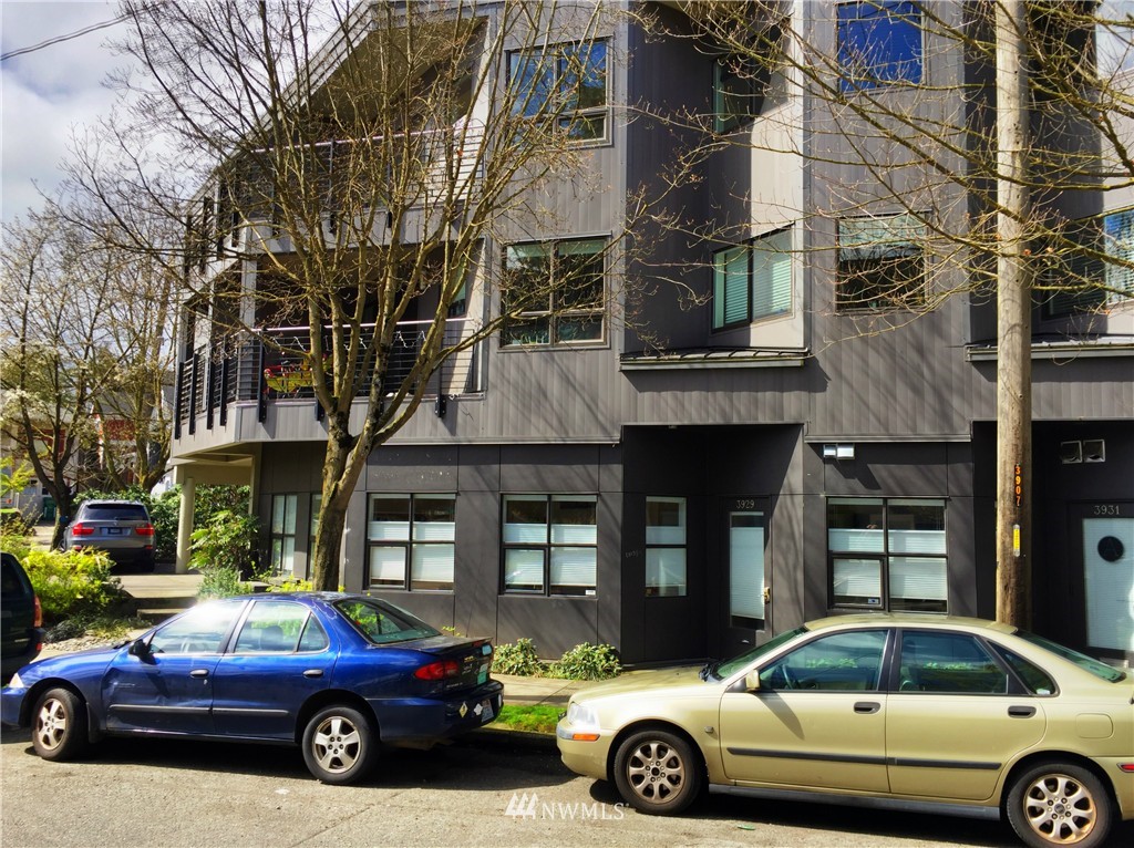 3929 Bridge Way North, Unit 101 Seattle, WA 98103 - Photo 1 of 18