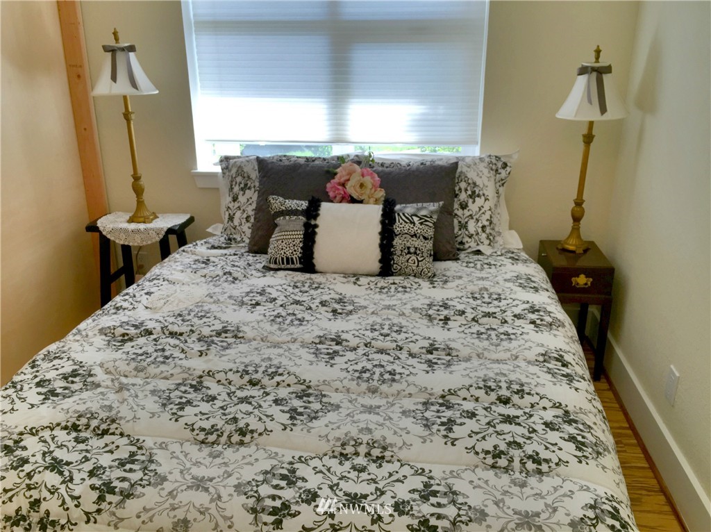 3929 Bridge Way North, Unit 101 Seattle, WA 98103 - Photo 17 of 18