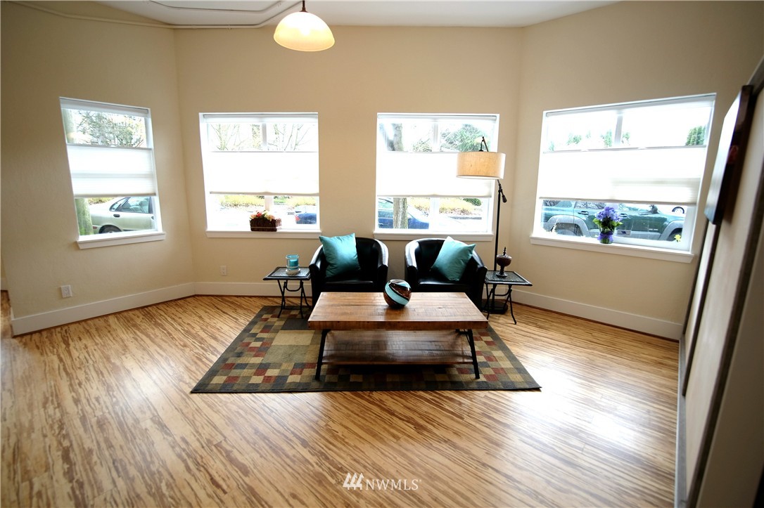 3929 Bridge Way North, Unit 101 Seattle, WA 98103 - Photo 10 of 18