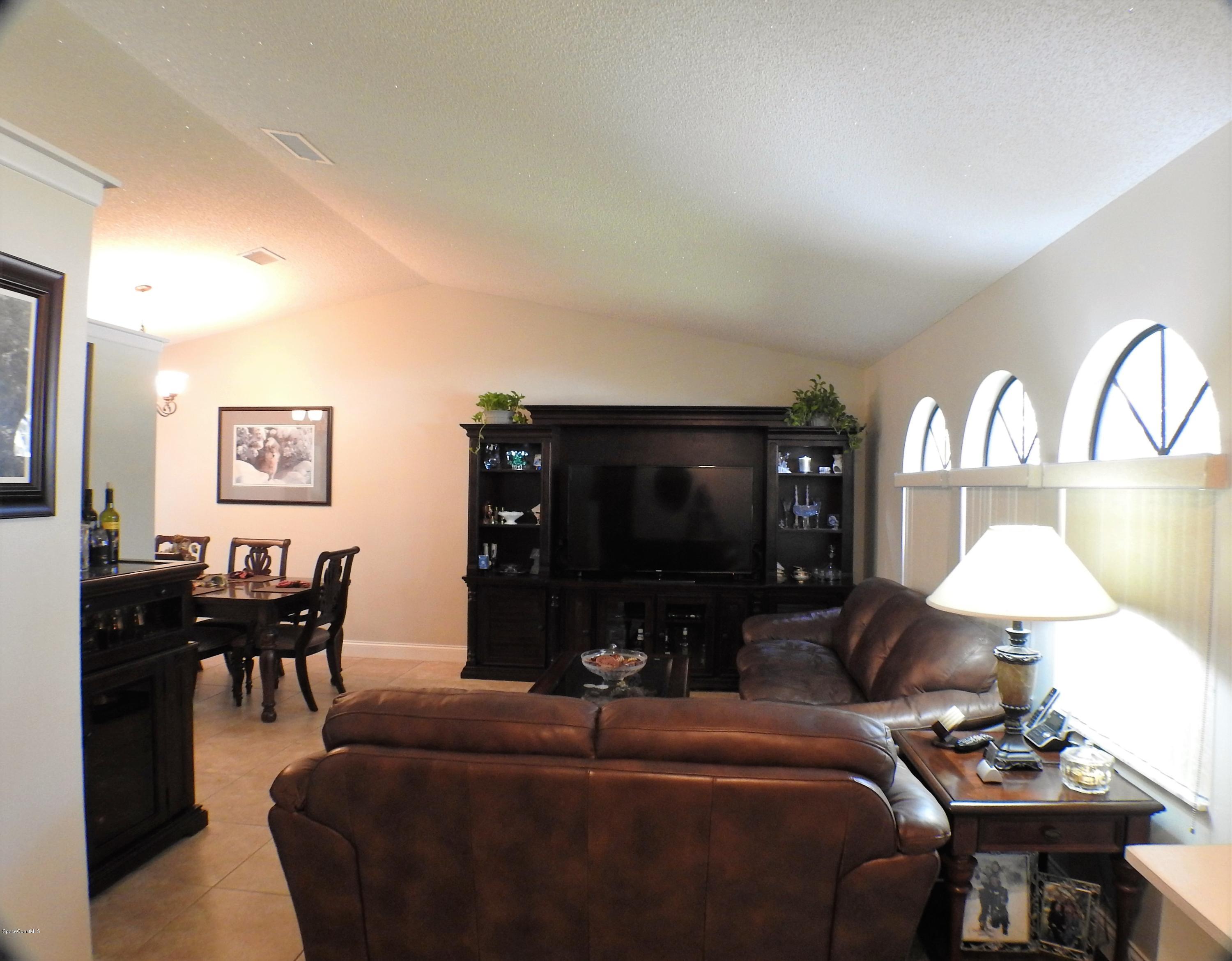 5988 Rena Avenue Cocoa, FL 32927 - Photo 4 of 35 Living2