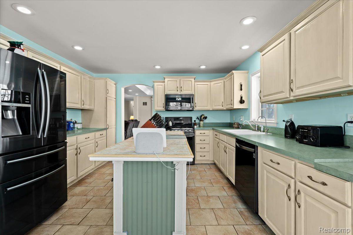 10772 Odell Road Fowlerville, MI 48836 - Photo 16 of 40 Gallery Image 16