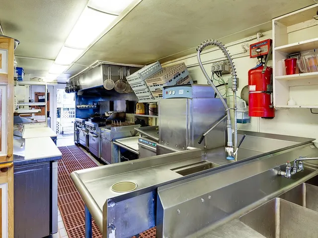 $1,190,000 | 2531 Atlantic Highway, Lincolnville, ME 04849