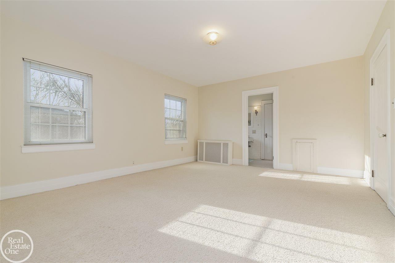 925-27 Harcourt Road Grosse Pointe, MI 48230 - Photo 27 of 40 50003922-26.JPG