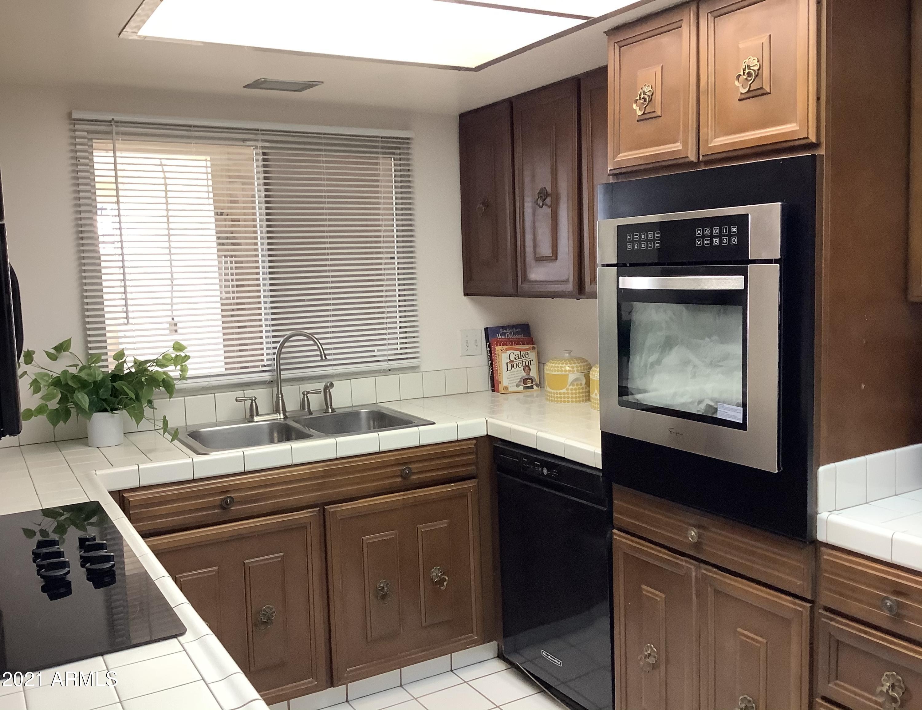 5101 North Granite Reef Road Scottsdale, AZ 85250 - Photo 6 of 23 Kitchen