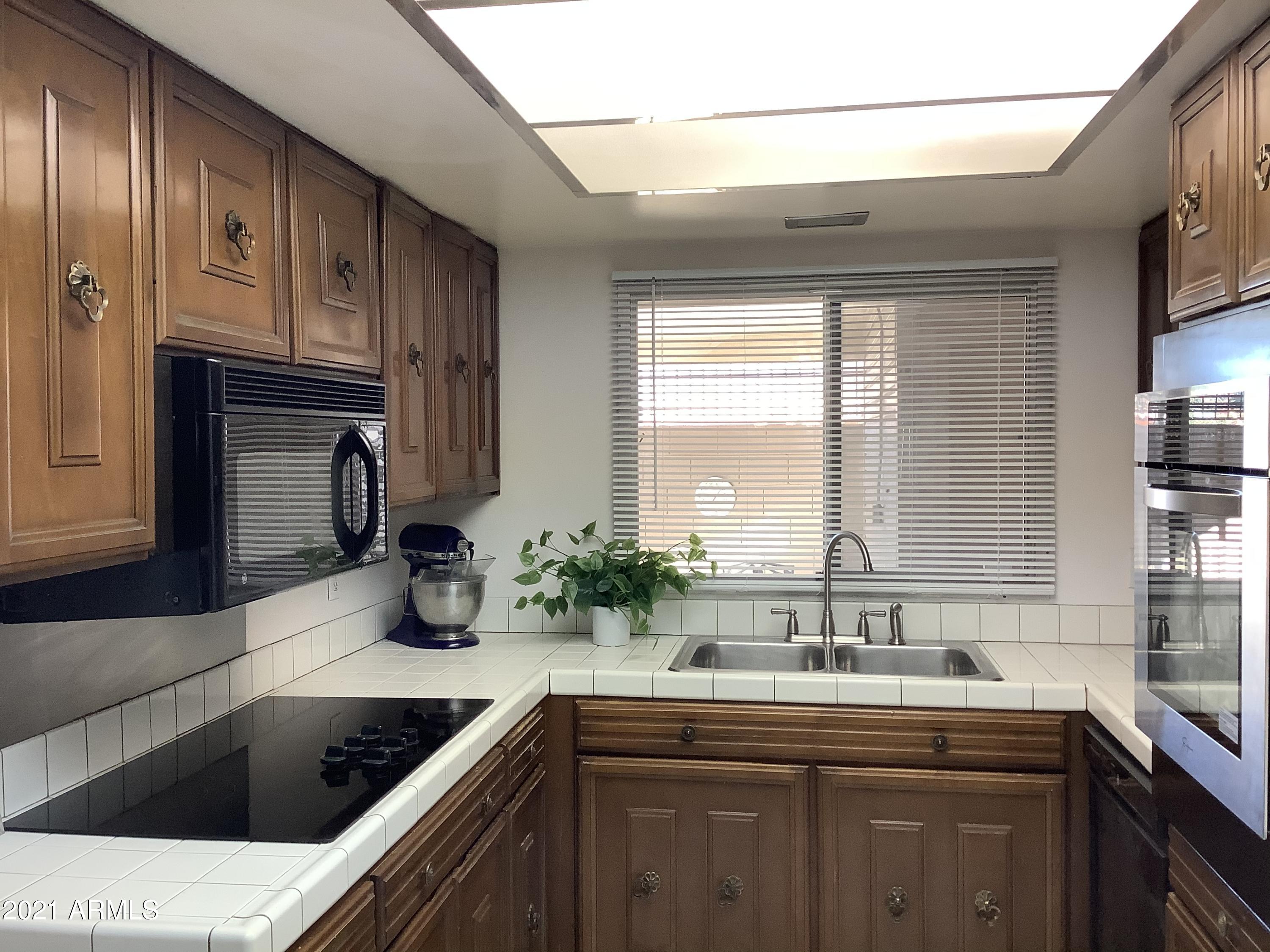 5101 North Granite Reef Road Scottsdale, AZ 85250 - Photo 7 of 23 Kitchen