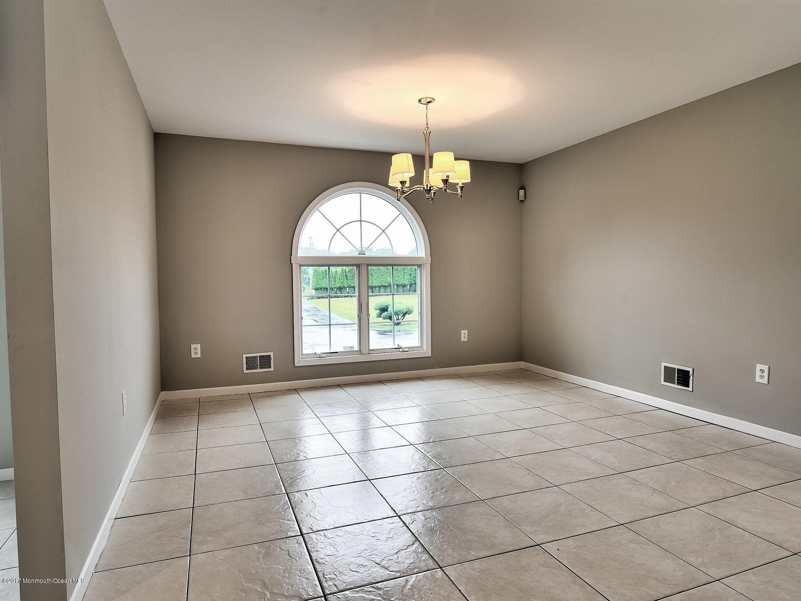 68 Mill Road Manalapan, NJ 07726 - Photo 4 of 28 004_Dining