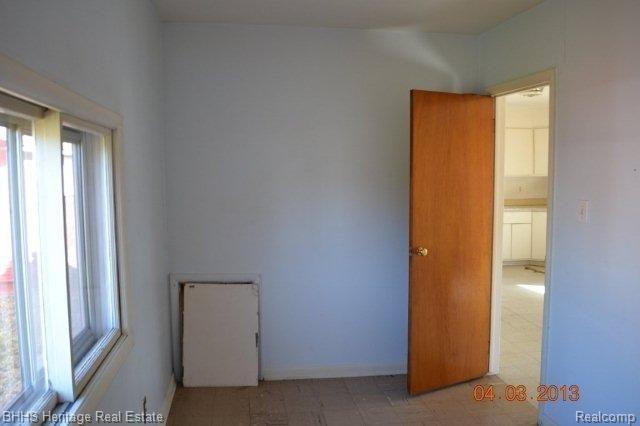 9404 Mcgregor Road Pinckney, MI 48169 - Photo 16 of 28 Master Bedroom
